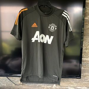 Adidas Manchester United soccer football jersey in great condition